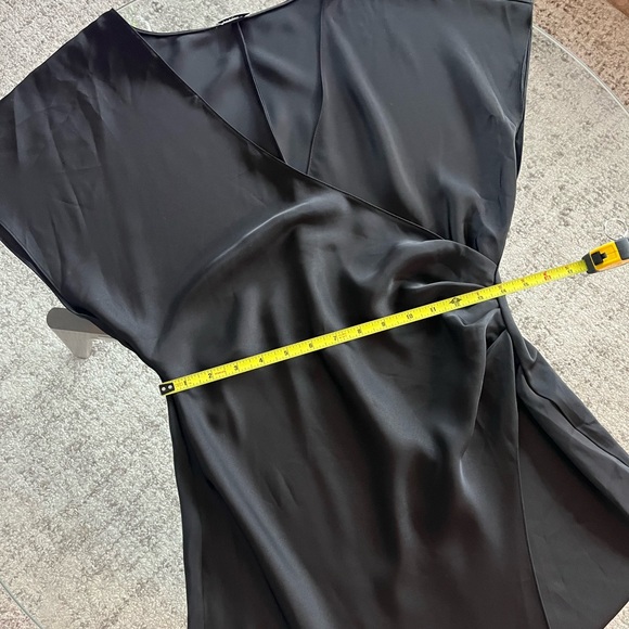 Aritzia Babaton Closing Satin Formal Elegant Black Evening V-Neck Dress Sz  M - Picture 11 of 15